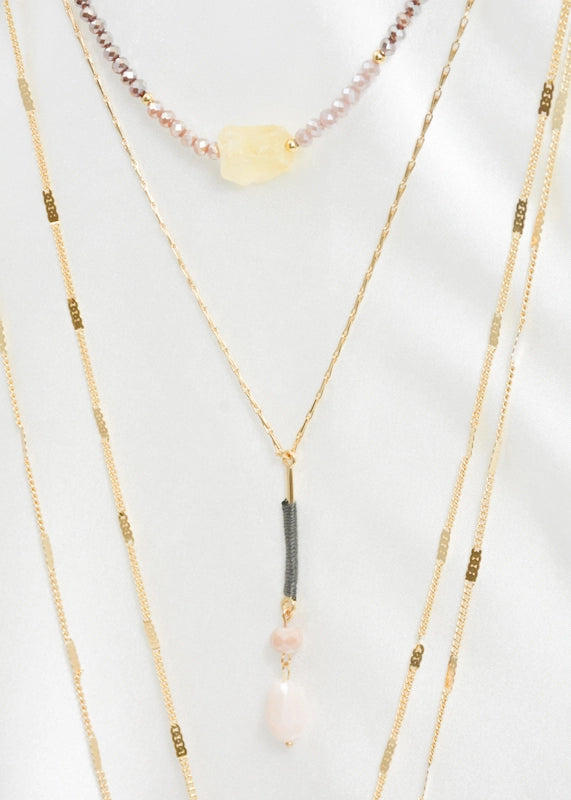 Kette Goldy Feather goldfarben – lange filigrane Modeschmuck-Kette