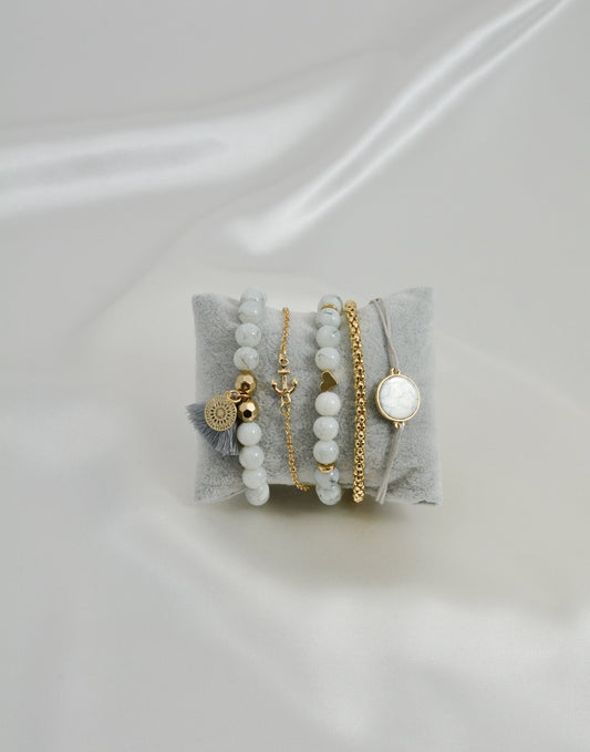 5‑teiliges Armband Set Didyma in Weiß, Grau und Goldfarben – Zugarmbänder Modeschmuck