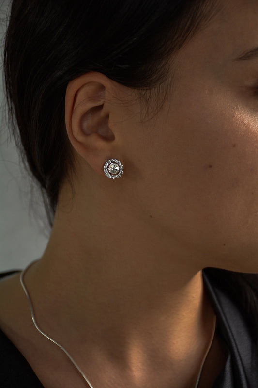 Damen Silber Ohrstecker White Wonder aus 925 Sterling Silber getragen